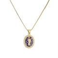 Collana Maria dorata con ciondolo ovale intarsiato di zirconi su fondo bianco - Viola
