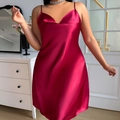 Lussuoso abito sottoveste in raso bordeaux con scollo a V e spalline sottili - 3XL / Rosso