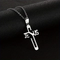 Collar de cruz de acero inoxidable plateado pulido con diseño JESUS en fondo oscuro - Oro de 18K / Acero 1