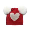 Gebreide kindermuts in rood met dubbele witte nepbont pompons en zilveren hartpatroon - 52-54cm / Rood