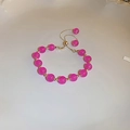 Bracciale etnico con perline rosso rosa, accenti dorati e chiusura a coulisse regolabile - Braccialetto 41# - Rosso Rosa - Rotondo