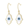 Boucles d'oreilles main de Fatma dorées avec œil protecteur et incrustation blanche - Style Doré (KE103644-K)