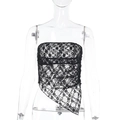 Detalle de top de encaje negro sin tirantes con dobladillo irregular y textura suave - XS / Negro