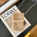 Borsa porta cellulare in peluche marrone chiaro con tracolla intrecciata viola - Cachi di Peluche