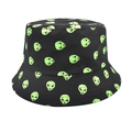 Nahaufnahme des schwarzen Anglerhuts mit lebhaftem neongrünem Alien-Kopf-Muster überall - M (56-58cm) / Neon Grüne Alien Kopf Stil (2#)