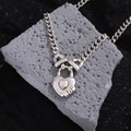Collier chaîne cubaine argentée avec pendentif cadenas en cœur et pierre iridescente - Style Pendentif Serrure Cœur Argent (XL0471)