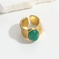 Bague rétro française dorée avec une grande pierre verte ovale et une texture tressée - Vert