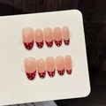Faux ongles faits main avec pois rouges et base rose nude translucide élégante - Très Petit (XS) / W381-Ovale Court