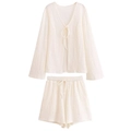 Completo bianco due pezzi da donna con top annodato testurizzato e pantaloncini elastici - S / Bianco latte