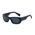 Schwarze quadratische Sonnenbrille mit silbernen Stern-Nieten und grauen Gläsern - Matt Schwarz Gold Rahmen Alle Grau Linsen