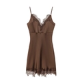 Robe nuisette élégante en satin marron avec bordure en dentelle pour femmes - S / café