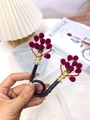 Élastique cheveux noir élégant avec baies en velours rouge et accents en zircon - Ballons