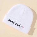 Witte gebreide muts met mini-borduring en roze hart voor jongens en meisjes - Eén maat / Wit
