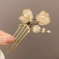 Peine para el cabello magnolia vintage con pétalos crema y colgantes de perlas - Peine de pelo de magnolia