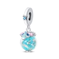 Breloque abeille en argent avec ailes en émail rose et bleu et perle de verre pailletée - Pendentif Perle Lumineuse de la Jungle