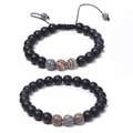 Détail de perles en pierre noire mate de 8mm et perles à rayures colorées sur bracelets - Style à Rayures Multicolores (Malachite-05)
