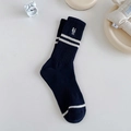 Calze blu navy con strisce bianche e grazioso ricamo a forma di coniglio chic - Taglia unica / Blu a Doppia Riga