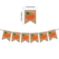 Dettaglio della bandiera in iuta con zucca e specifiche dimensionali 12cm per 15cm - Banner del Ringraziamento 4 (Motivo a Zucca)