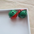Campanelli bicolore in metallo da 4 cm rosso e verde con stelle per portachiavi natalizi - Verde Rosso