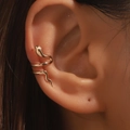 Ear cuff a forma di serpente dorato minimalista con finitura lucida elegante - Clip da orecchio a forma di serpente (M-643) / Oro