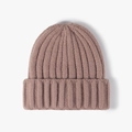 Gorro de punto grueso acanalado para mujer en rosa empolvado con diseño de vuelta - Talla única / Rosa (24B029)