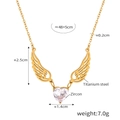 Collar de alas de corazón en acero de titanio dorado con circonita transparente - Dorado