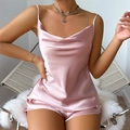 Zweiteiliges Schlafanzug-Set aus hellrosa Seidensatin mit Top und Shorts für Damen - S / Rosa