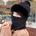 Ensemble chapeau bob d'hiver et écharpe noirs avec pompon en fausse fourrure - Noir (Torsade Coréenne d'une Seule Pièce)