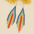 Handgefertigte Boho-Quastenohrringe aus bunten Perlen im lebhaften Ethno-Farbverlauf - Regenbogen-Farbverlauf (GZ-E210006B)