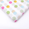 Dettaglio di carta velina bianca con motivi a pois colorati per confezioni regalo - Pois Colorati / Set di 10 fogli