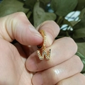 Letter W / Gold