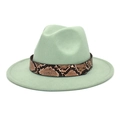 Détail du chapeau fedora vert menthe avec ceinture élégante en cuir motif serpent - M (56-58cm) / Vert menthe