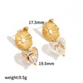 Detailsicht farbenfroher herzförmiger Ohrringe mit Maßen 17,5 mm und 19,5 mm - Rundes Muster Transparent Bunter Stil (TE60480-WT)