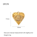 Vista macro del ciondolo a cuore con occhio placcato oro 18K e misure 17mm x 15mm - DFC78-Cuore Occhio Zirconia Bianca / Oro