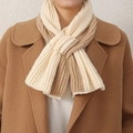 Scaldacollo in maglia incrociata bicolore beige e cammello per la moda invernale - Cachi
