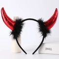 Cerchietto con corna da diavolo rosse lucide e piume nere per costumi di Halloween - Corna rosse metallizzate + piuma nera + fascia nera