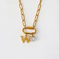 Collana in acciaio al titanio placcata oro 14K con lettera 'W' e pendenti in cristallo - Lettera W