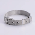 Dettaglio del bracciale milanese argento da 10 mm con fibbia regolabile e fori di rinforzo - Larghezza 10mm / Color Acciaio