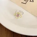 Anello a fiore in argento con gemma quadrata rosa e petali in smalto giallo - Stile Fiore Giallo Zirconia Rosa