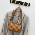 Bolso cilíndrico marrón con estampado geométrico y correa ancha para mujer - Marrón