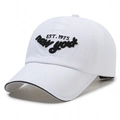 Ademende witte baseballpet met zwart New York borduursel en mesh ventilatiegaten - Eén Maat(Verstelbaar) / Wit