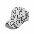 Détail d'une casquette blanche avec motif fer à cheval noir et visière courbée - M (56-58cm) / Blanc
