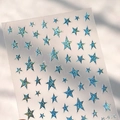 Adesivi per unghie M-978 con stelle olografiche blu e finitura glitterata lucida - Motivo a Stella (M-978) / M-978
