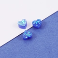 Trois pierres d'opale en résine bleue en forme de cœur avec paillettes scintillantes - 8mm / Bleu