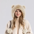 Plüschmütze in Beige mit Ohrenschutz, Bärenohren und flauschigen Bommel-Bändern - Beige