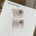 Handmade cat eye press-on nails in nude pink with silver chain and heart rhinestone - Twilight Snow (Nude Pink Cat Eye Heart)