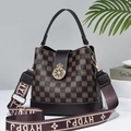 Bolso bombonera marrón oscuro con monograma HYD y correa ancha de hombro estampada - Cuadros Café