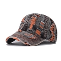 Dettaglio del cappello da baseball in denim nero invecchiato con strappi e fodera arancione - Regolabile / Arancione Distressed