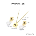 Detalle de conjunto de joyas de acero inoxidable con ojo turco, ojo de gato y perlas - Estilo Cuadrado de Ojo de Diablo con Opalo y Concha (KS222177-GC) / Dorado