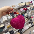 Luxurious heart-shaped evening bag in rose red crystals with a gold ring handle - 14cmx6cmx13cm / Rose Red